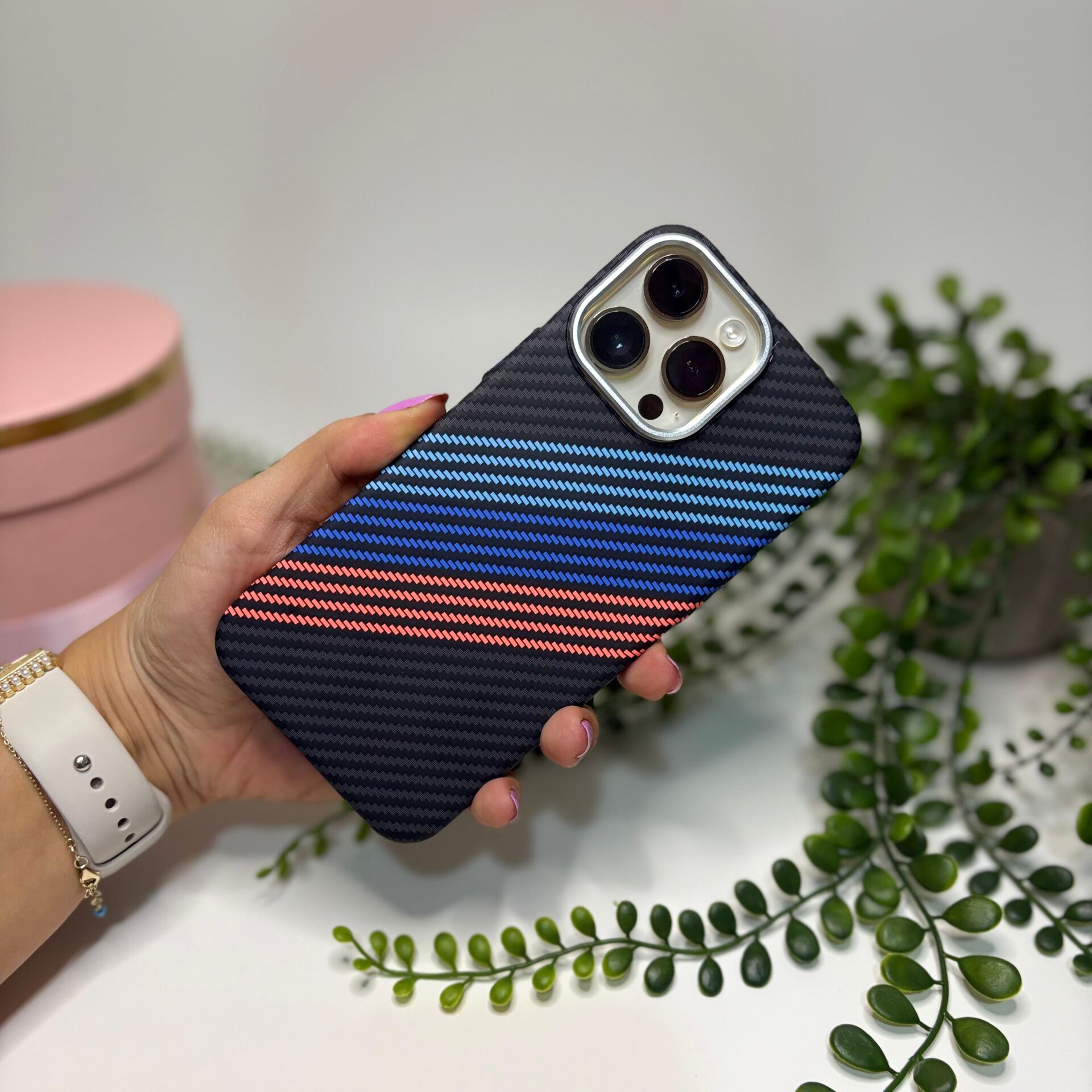 Carbon 'M' Case iPhone 16 Pro Max Kılıf