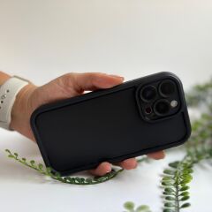 Mat Silikon Kenarları Kabartmalı iPhone Kılıfı – Siyah