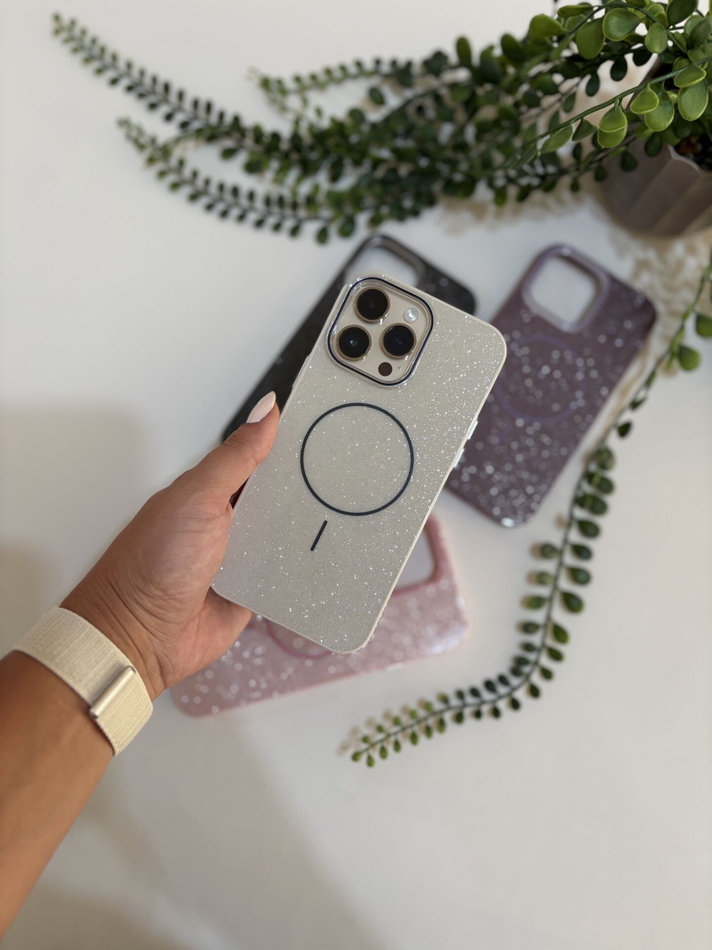 Epaparıltı MagSafe Uyumlu Parlak Telefon Kılıfı - Beyaz