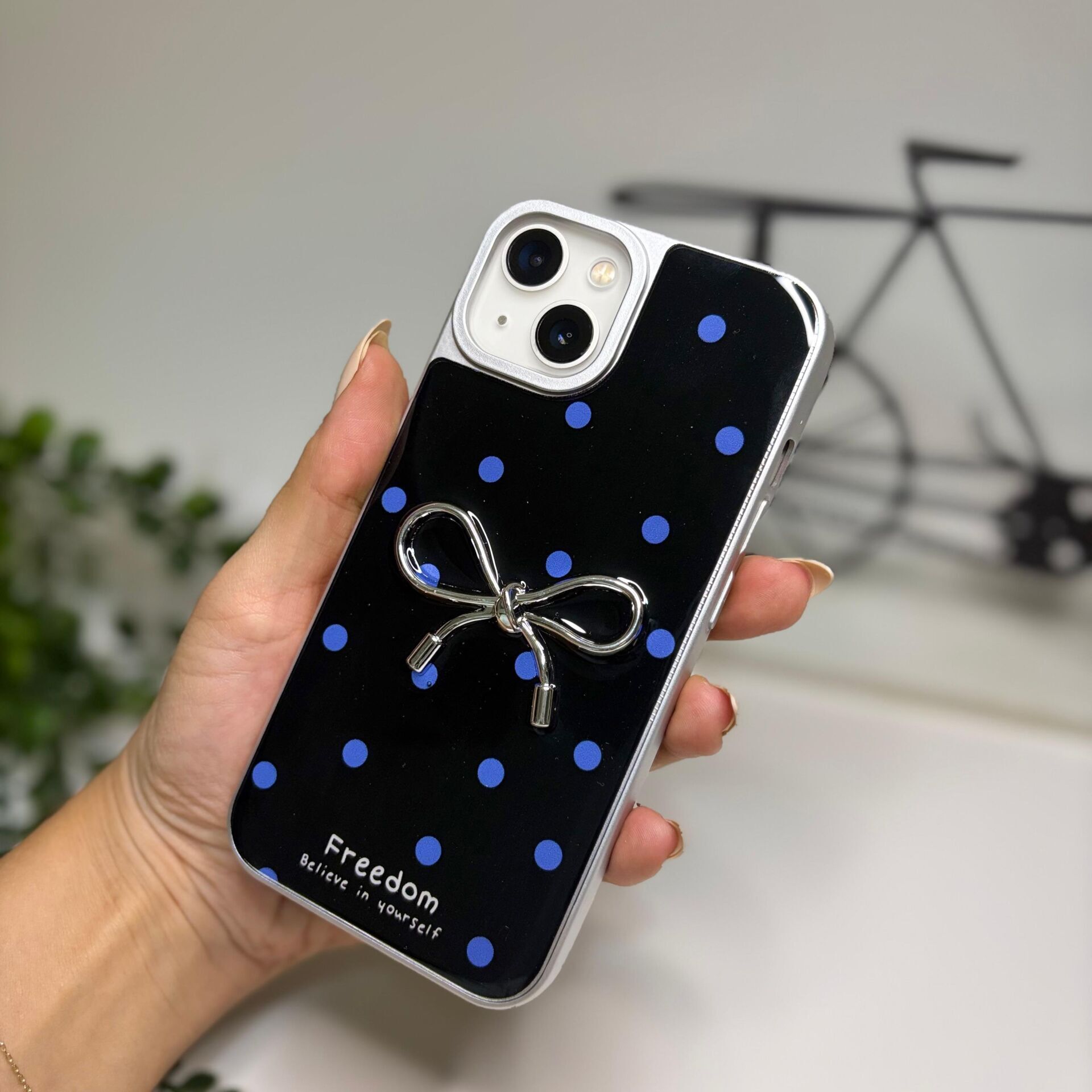 EpaDora Ribbon Iphone 13 Kılıf