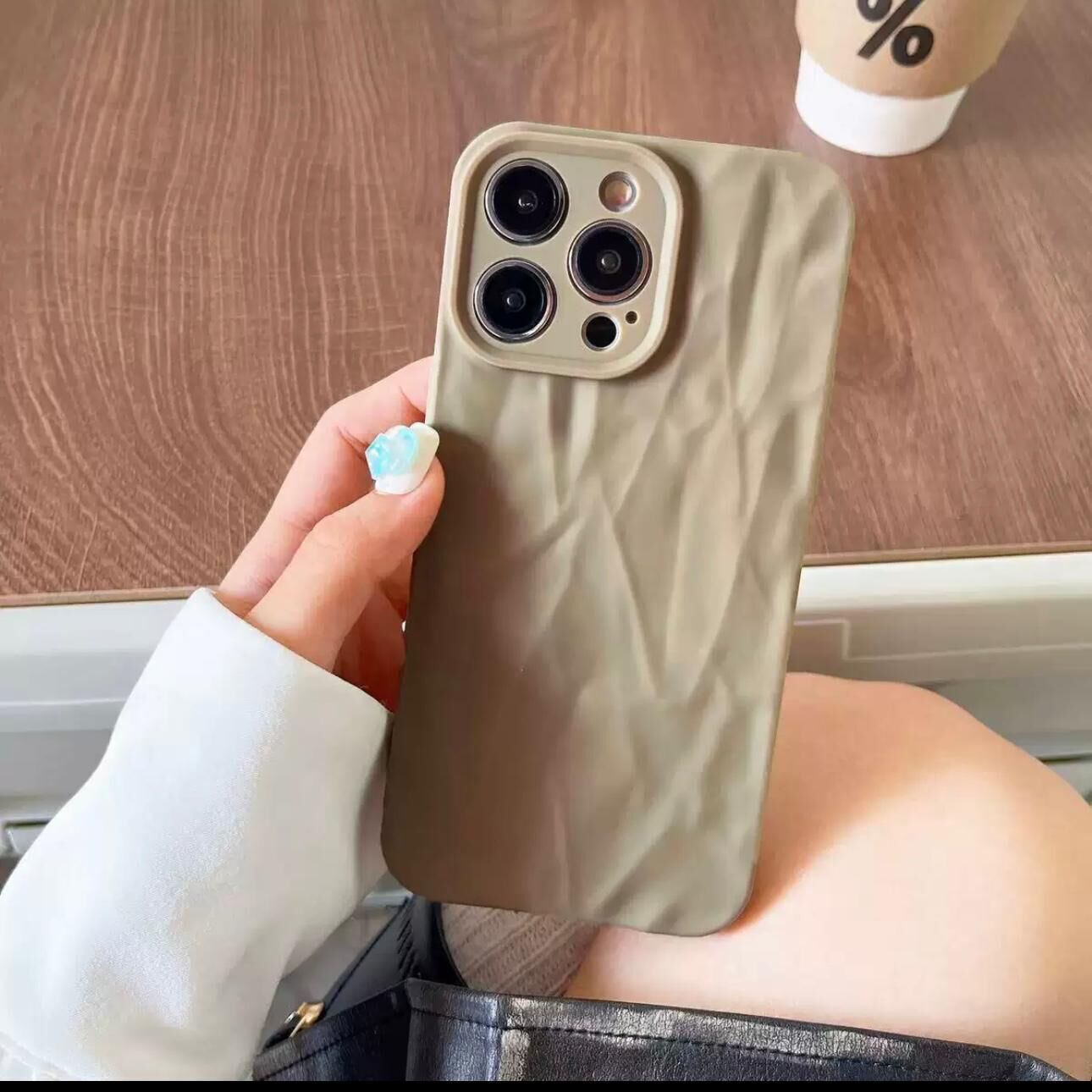 Epawave Kırışık Dokulu Iphone 13 Kılıf