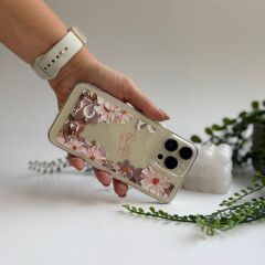 “Beautiful” Yazılı Çiçek Desenli Şeffaf iPhone 15 Pro Max Kılıf
