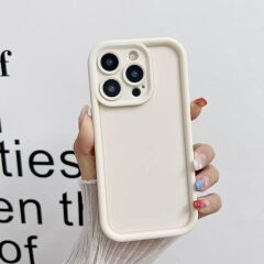 Mat Silikon Kenarları Kabartmalı iPhone 13 Kılıf