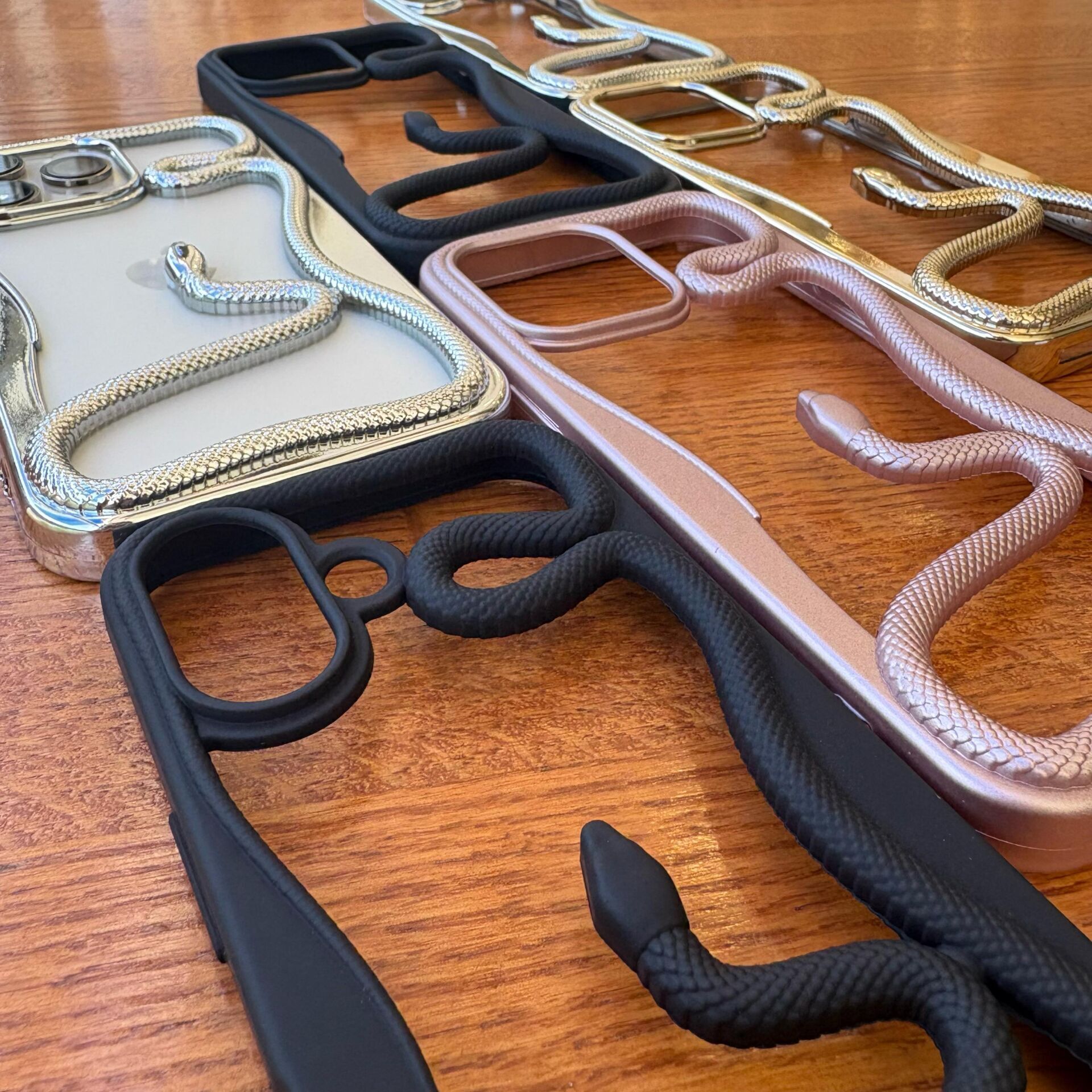 EpaSerpent Yılan Figürlü Çerçeve Telefon Kılıfı Iphone 13/14