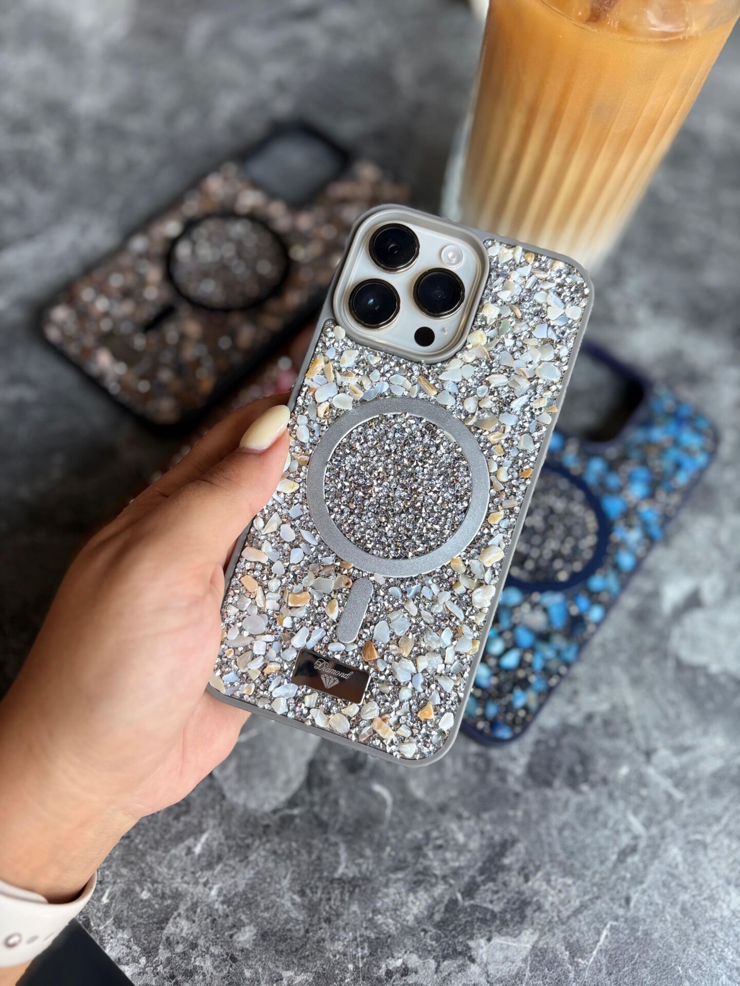 Epadiamond Taşlı MagSafe Kılıf – Gri